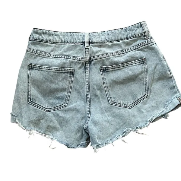 PacSun Women's Mom Denim Shorts Size 28 Blue Distressed Casual Summer - Image 4