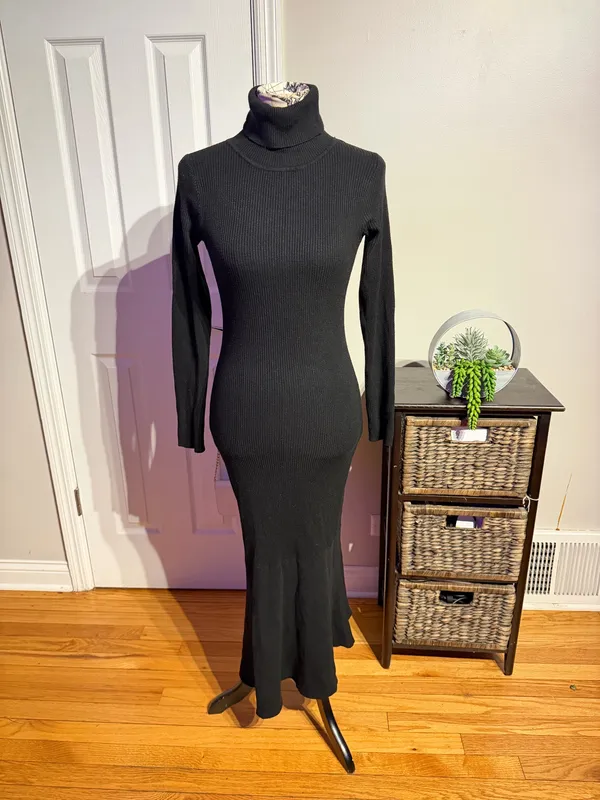 The Millie Body-Con Maxi Dress, a sleek sweater dress with a ribbed knit texture Long Sleeve Black Turtleneck Bodycon dress - Image 2