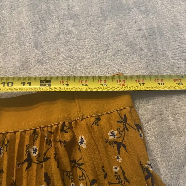 Andie & James Pleated Skirt Size XL - Image 9