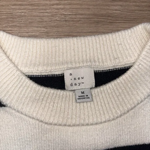 A New Day Women's Target Striped Sweater Size Medium - Image 13