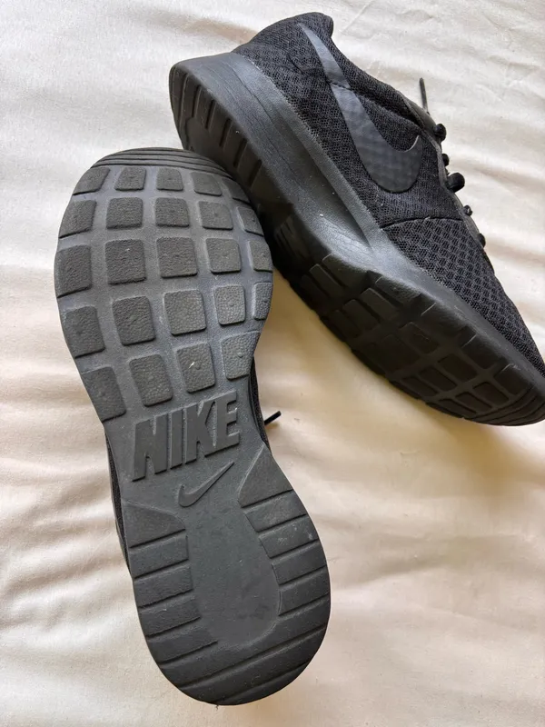 Nike shoes - Image 3