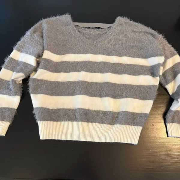 DKNY Gray and Cream Striped Women's Sweater‎ - Image 5
