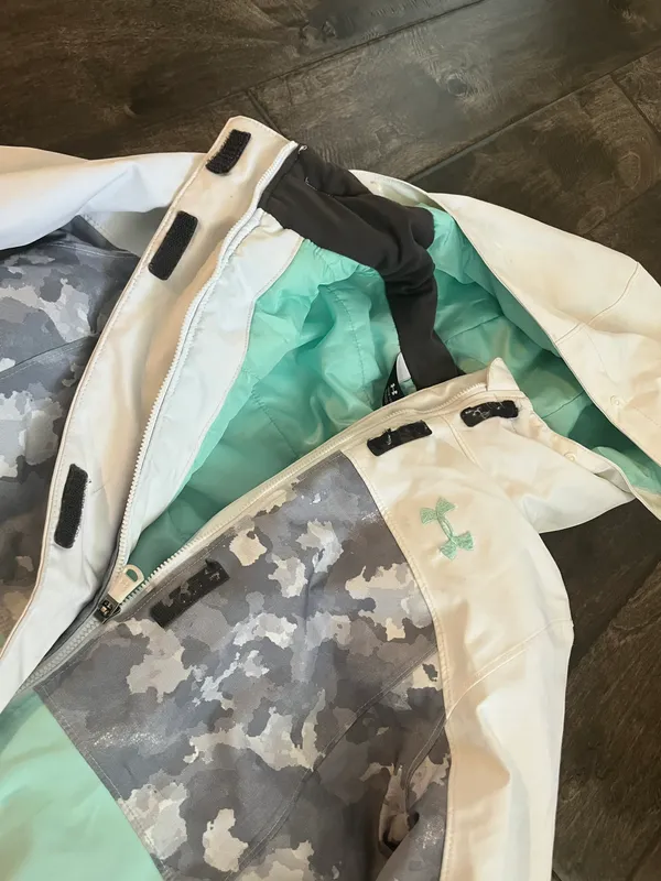 Under Armour winter jacket - Image 2