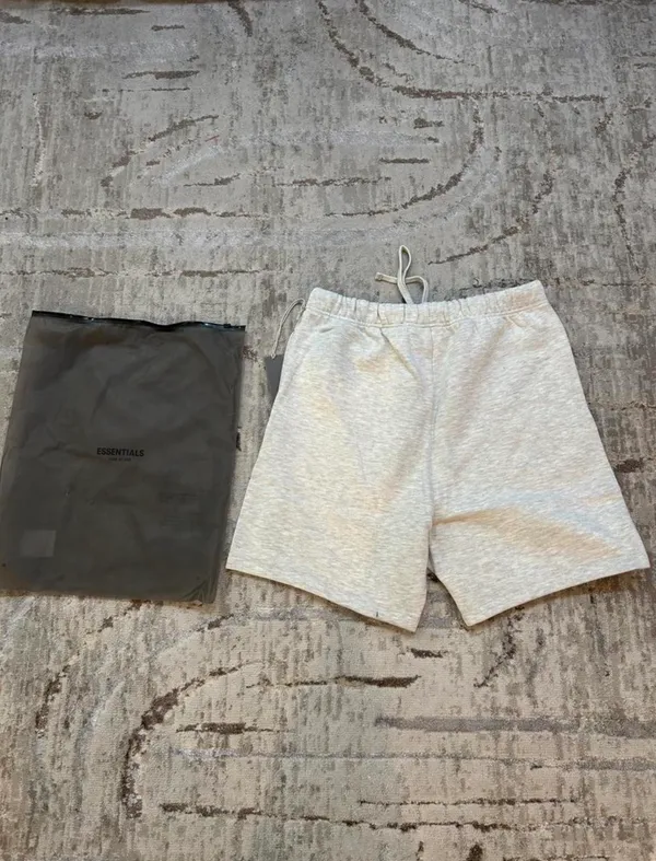 Essentials Fear of God light oat shorts Medium - Image 2
