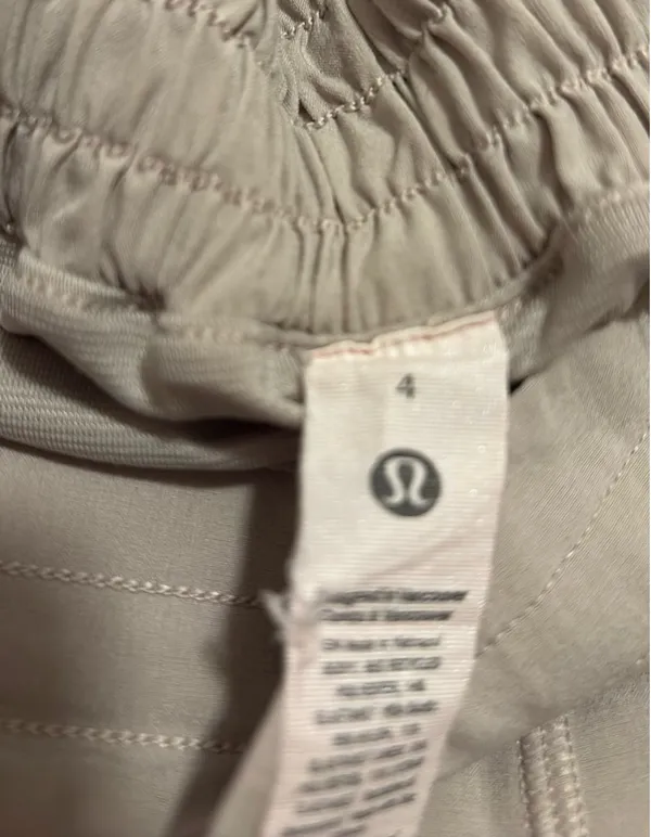 Lululemon Hotty Hot Shorts 2.5" - Image 3