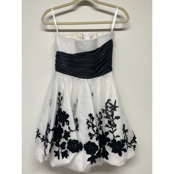 Sherri Hill‎ White Black Floral Lace Strapless Bubble Hem Mini Dress 4 Hoco Prom - Image 7