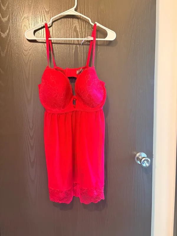 Daisy Fuentes Red lingerie 90 with built in bra - Image 2