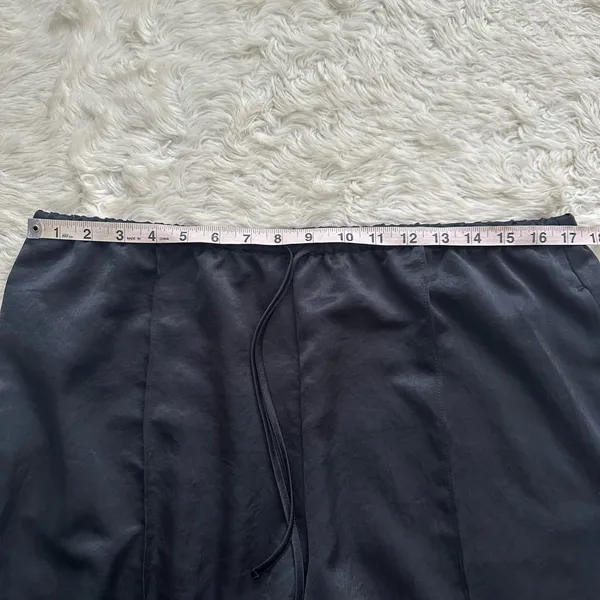 Madewell Pants Petite Pintucked Slim Pull-On Pants in Satin True Black Sz PXL - Image 12