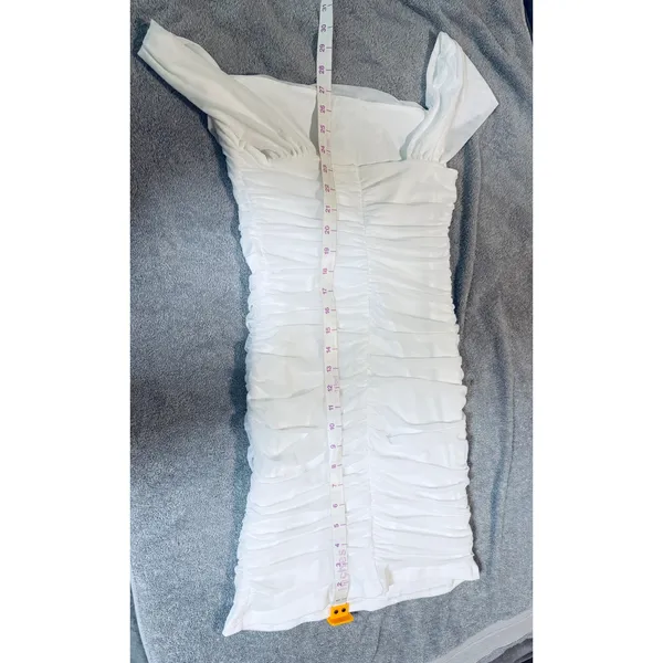 NWT OYS‎ Size Medium White Mini Ruched Bodycon Dress Sleeveless Off Shoulder - Image 4