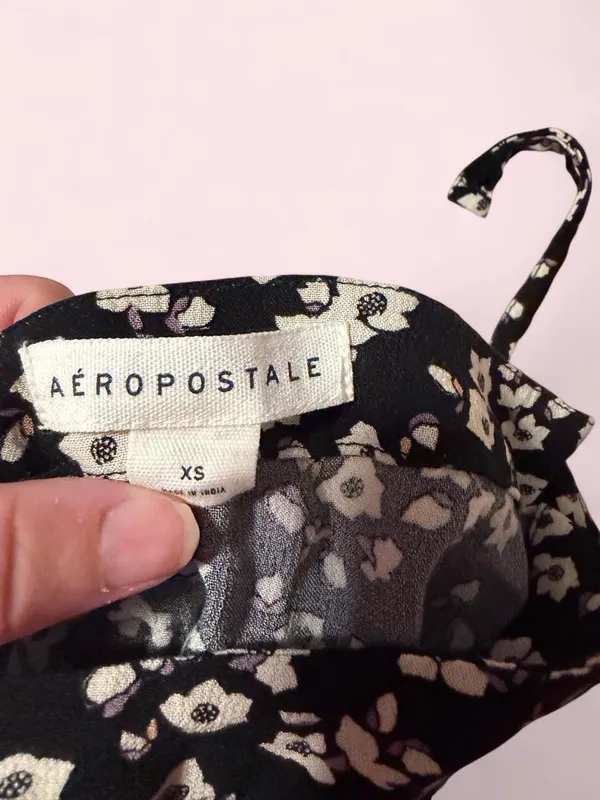 Aeropostale Black Mini Skirt with White Floral Print - Image 3