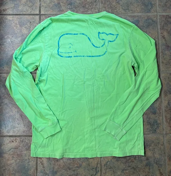 Vineyard Vines mens medium long sleeve tee - Image 4