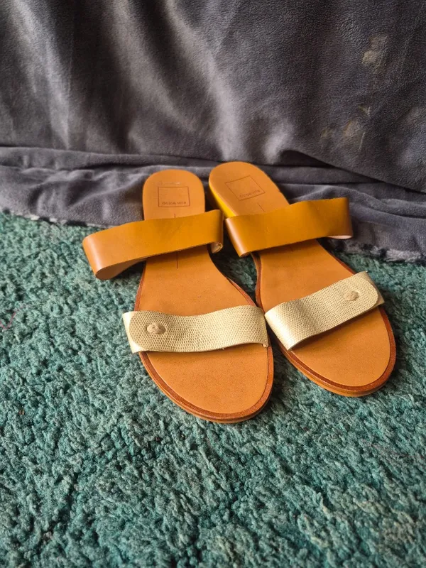 Dolce Vita Tan Open Toe Sandals 8.5 - Image 3