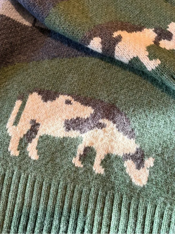Authentic Aelfric Eden Cow Sweater. SEE MEASUREMENTS - Image 4