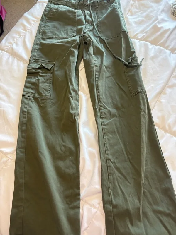green cargo pants Size 2 - Image 3