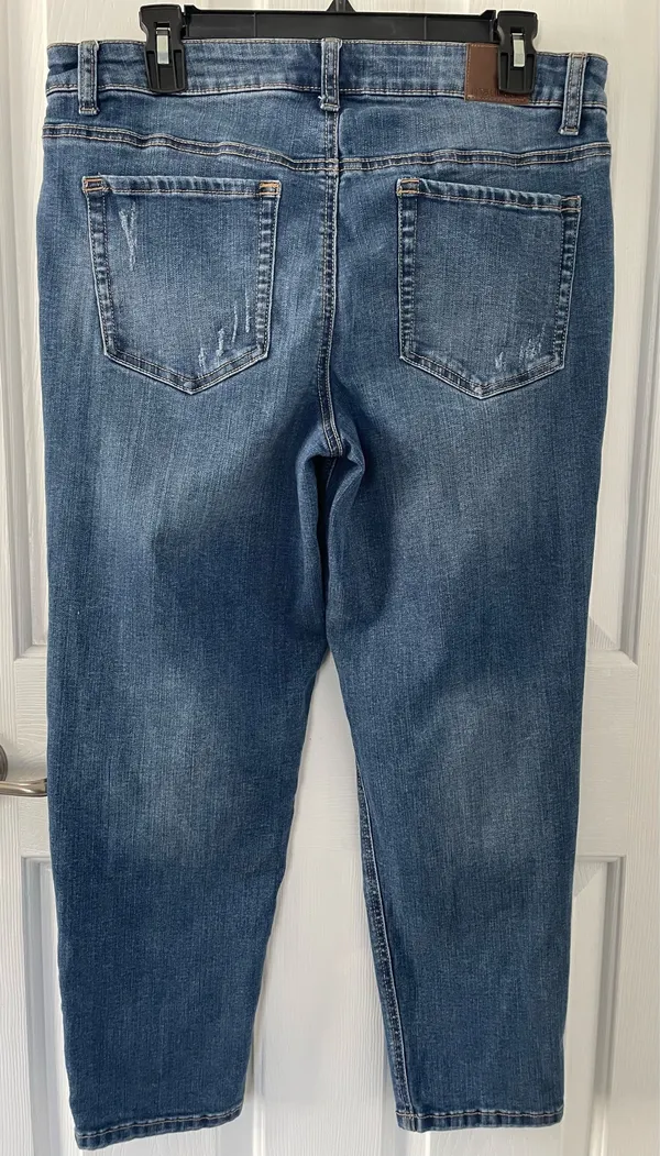 Maurice’s Mid Rise Distressed Floral Patch Crop Jeans Size 14 - Image 5