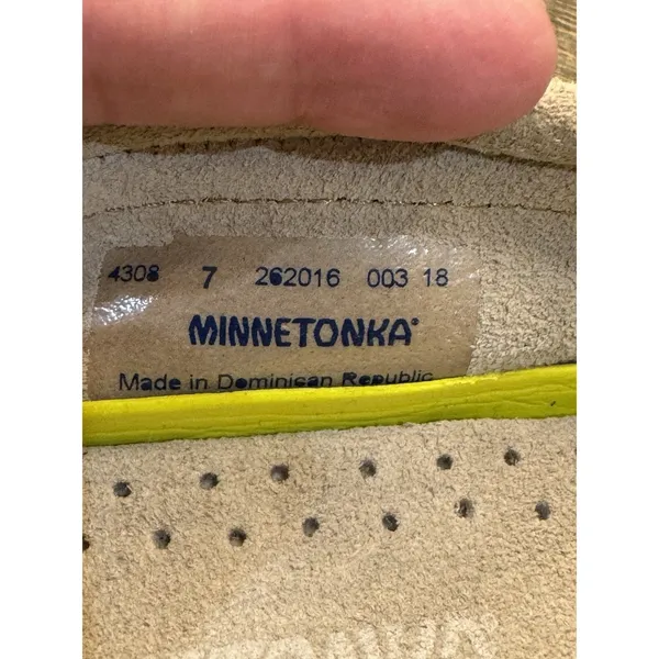 Minnetonka Slipper Kilty Women's Size 7 Beige Leather Breathable Comfort - Image 9