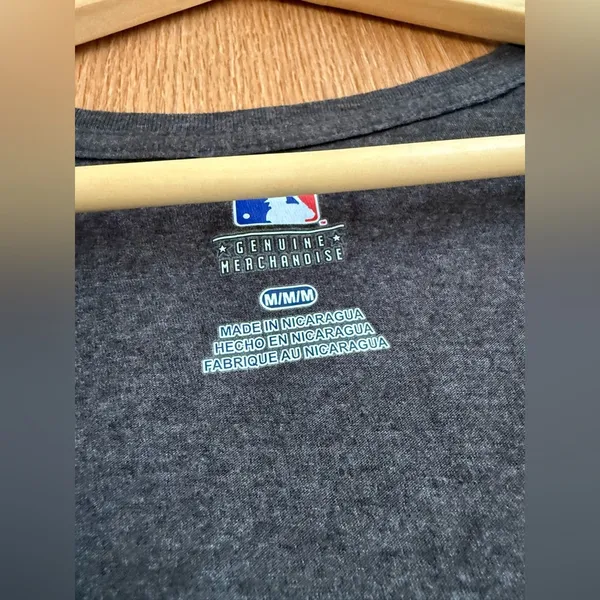 Genuine Merchandise New York Yankees Charcoal Glitter V-Neck Tee - Image 3
