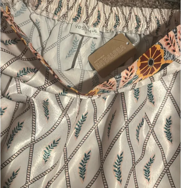 Vestique Pants Flowy Printed - Image 3