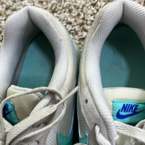 Women’s Nike MD runner 2, size 10 sneakers…grey and green - Image 4
