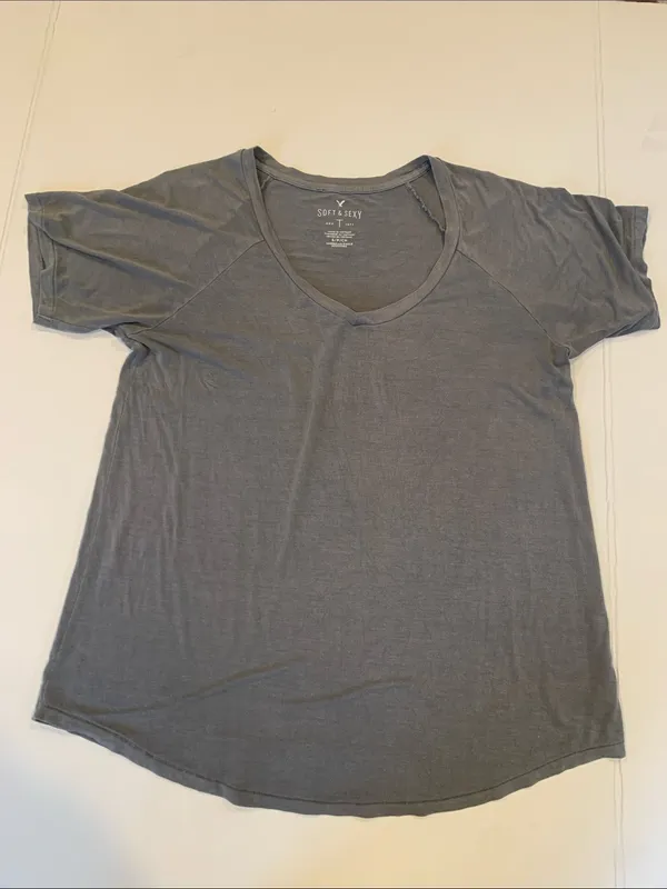 American Eagle Outfitters Women’s Small Soft & Sexy V-Neck Short Sleeve T-shirt - Image 4