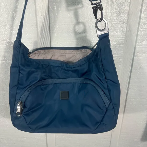 Lewis N. Clark Blue and Beige Inside Secura Anti-Theft Messenger Bag EUC - Image 4