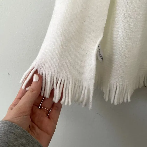 Calvin Klein white comfortable winter fall scarf warm soft style delicate‎ - Image 3