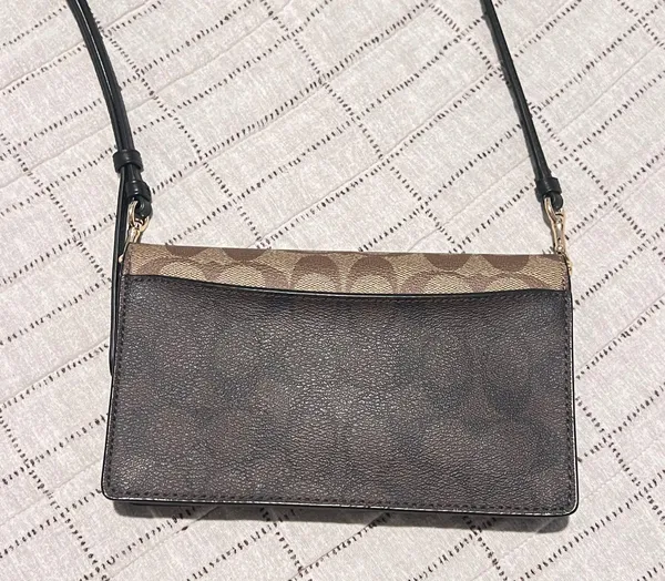 Coach Signature Canvas Crossbody Purse - Image 4