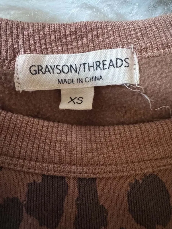 Grayson Threads Size XS Women's Leopard Print Two-Piece Loungewear Set - Image 4