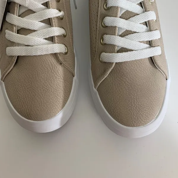 Women's Platform Sneakers Size 7 Beige Faux Leather Lace Up Comfort In Every Ste - Image 3