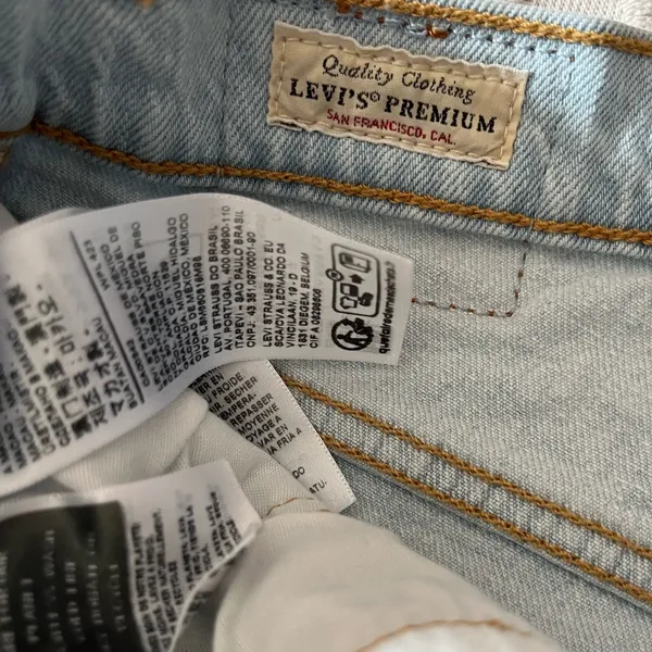 Levi’s 501 shorts size 26 nwt - Image 6