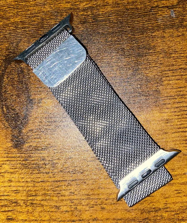 Apple Silver Milanese Loop - Image 3