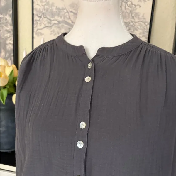 FAHERTY Everleigh Organic‎ Cot-ton Gauze Button Front Blouse Gray Size Small - Image 3