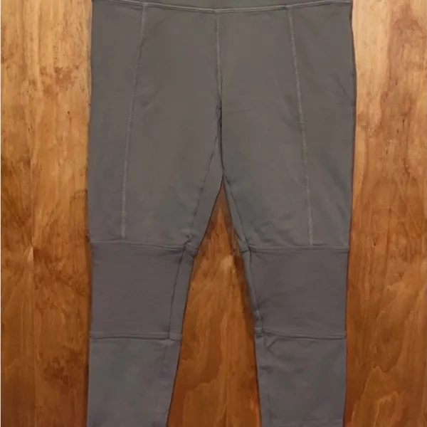 Alo Leggings - Image 5