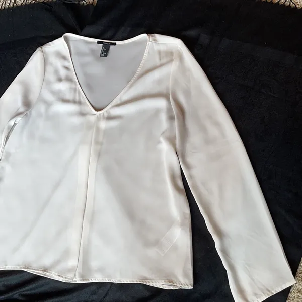 Forever 21 Cream Color Long Sleeve V Neck Blouse with pleated front size L - Image 2