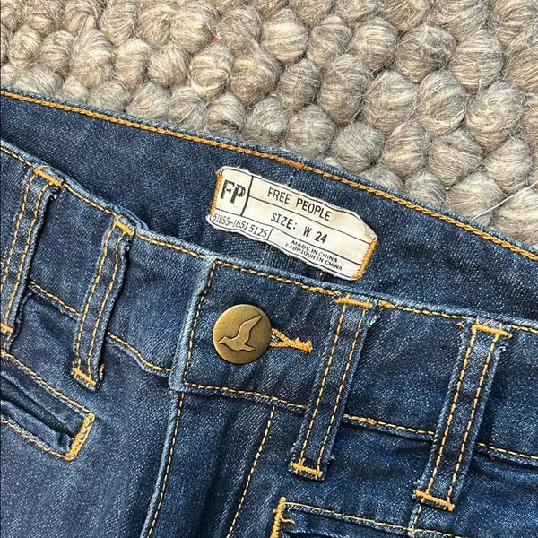 Free People Blue Denim Western Bell Bottom Flare Jean Size 24 - Image 5