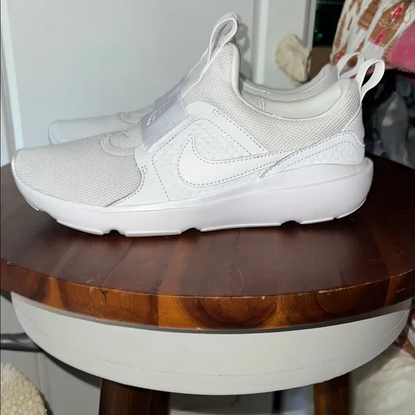 Nike White Slip-On Sneakers - Image 7