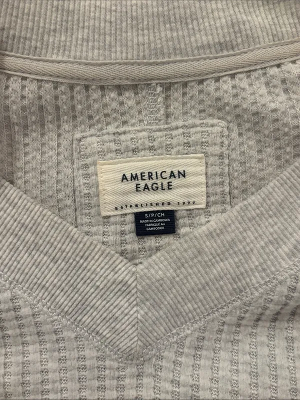 American Eagle Light Gray V-Neck Waffle Knit Oversized Sweater - Image 2