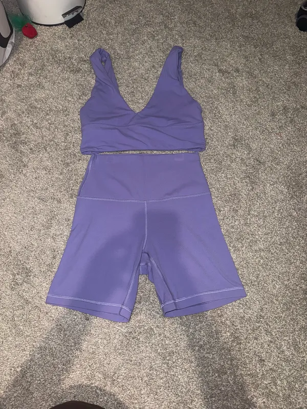 Lululemon align dark lavender set v neck bra and 6” shorts size 4/6 - Image 2