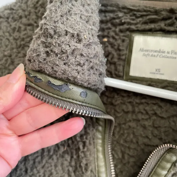 Abercrombie‎ Fitch Soft AF Sherpa Fleece Jacket Olive Green Full Zip Women's XS - Image 4
