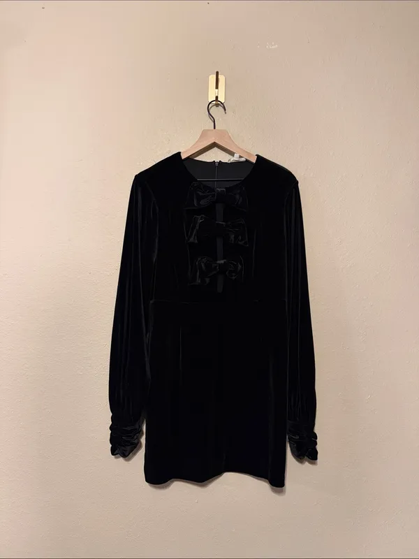 a loves a Black Velvet Bow Tie Dress Size Large - Image 2
