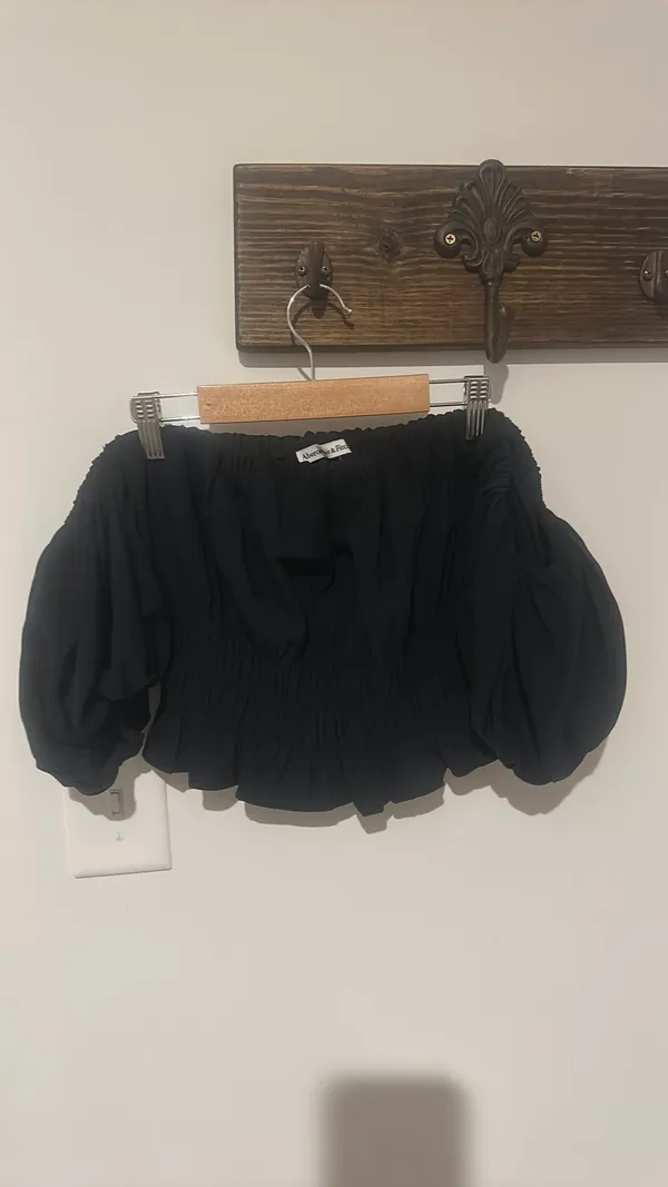 Abercrombie Off-The-Shoulder Top Black - Image 5