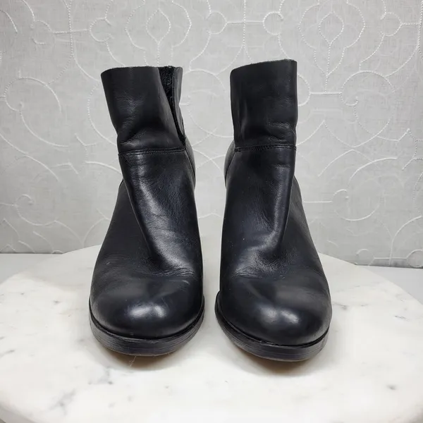 Vince‎ Camuto Helyn Ankle Boots Womens 8.5 Black Soft Leather Pull On Block Heel - Image 9
