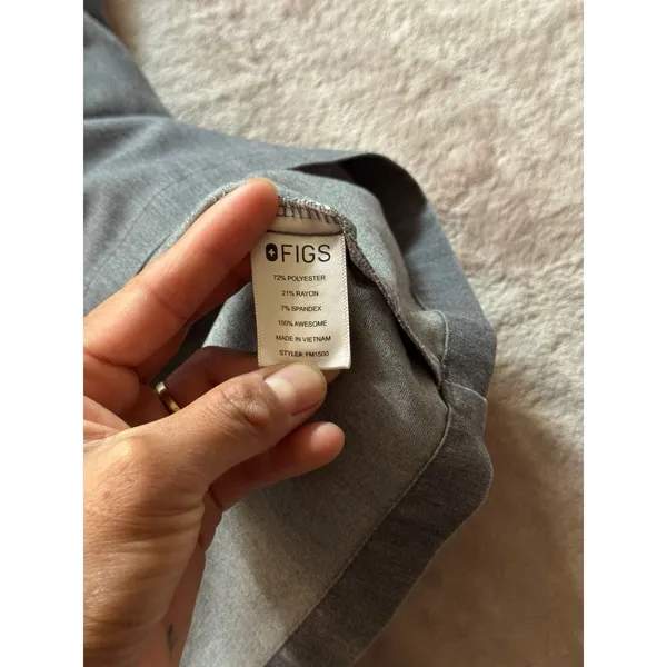 Figs Catarina Top‎ Women's Scrub V-neck Gray Size Medium - Image 4