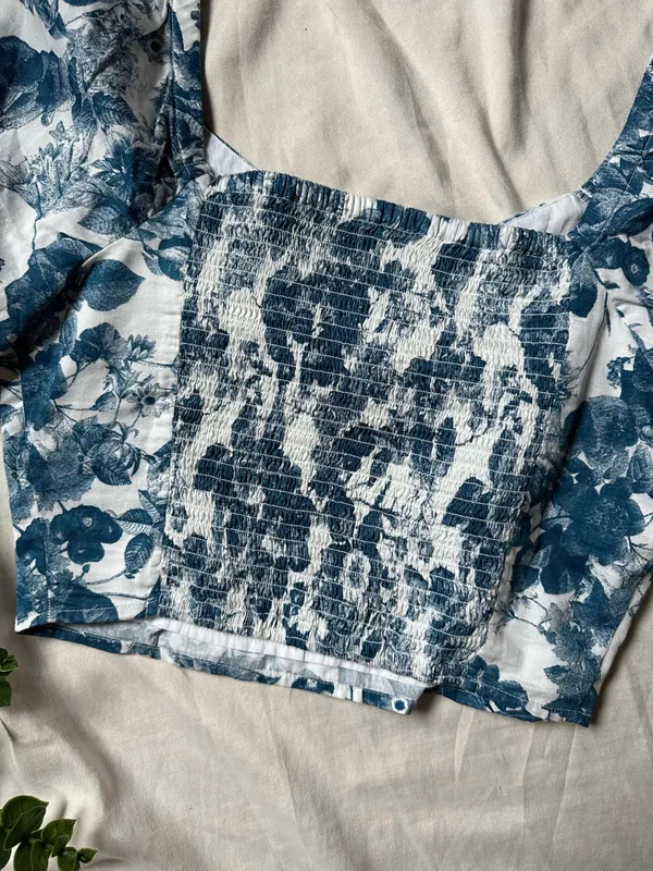 Boutique Floral Crop Top Blouse - Image 4