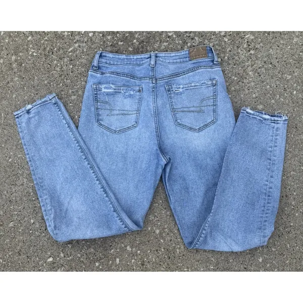 American Eagle Women's Stretch Mom Jeans Straight Leg SZ 4‎ Distressed - Image 2