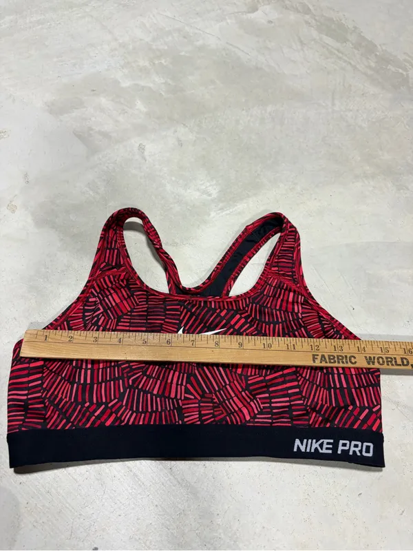 Nike Pro Women's Red Patterned Sports Bra large - Image 4