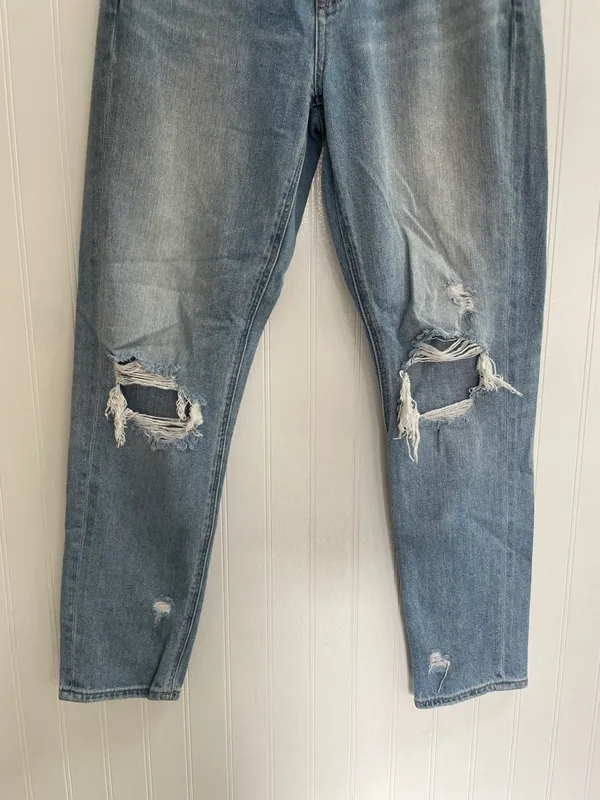 AMERICAN EAGLE AE Ripped Mom Jean High Rise Distressed in Cool Classic Size 2 - Image 8