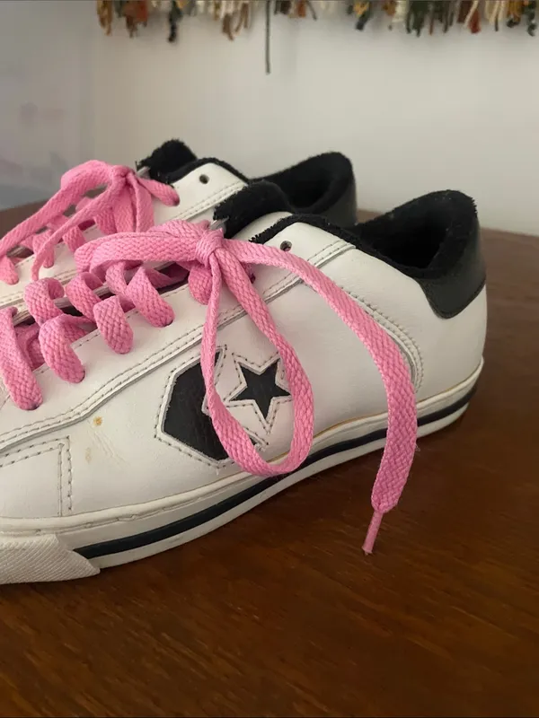 White Low-Top Sneakers with Pink Laces converse size 6 - Image 3