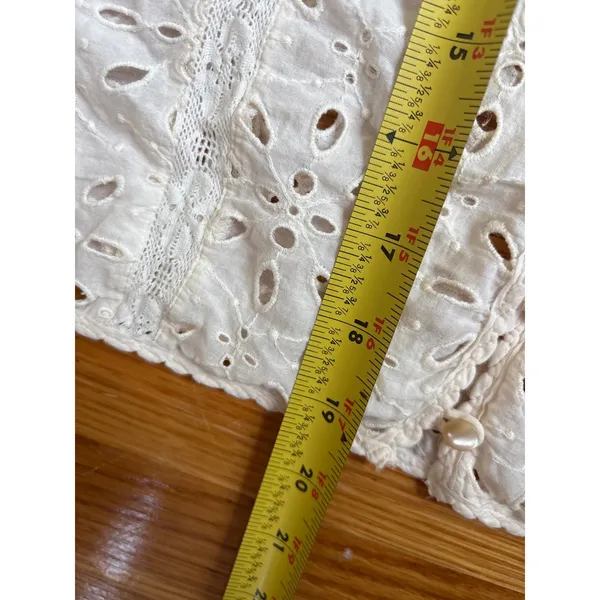 Wilfred Aritzia White Cotton Eyelet Cardigan V-Neck Puff‎ Sleeve Top Size M - Image 6