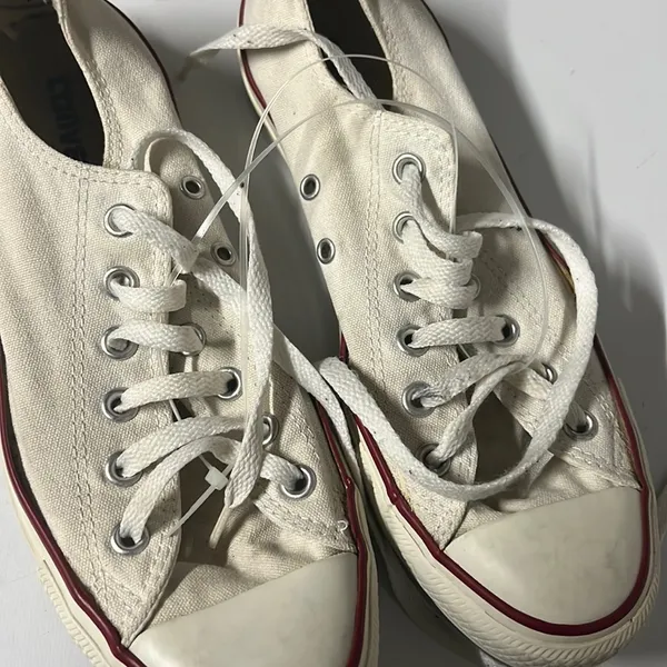 Converse Unisex Shoe in Cream M7 W9 - Image 2